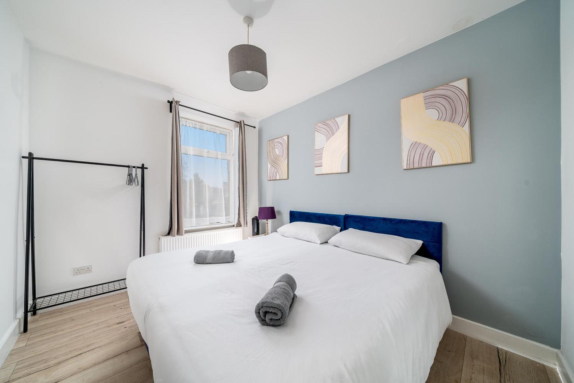 Modern 2 Bed East London Home By Rebby Properties Sleeps 5 Near Canning Town Station Экстерьер фото
